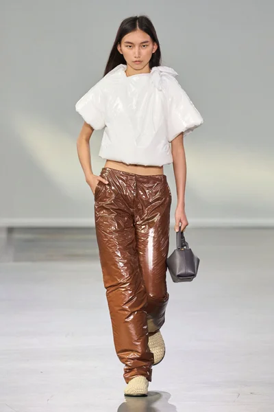 Look 11